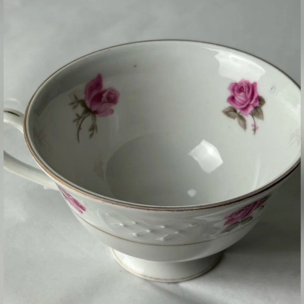 Bavaria Schumann Artzberg Germany Roses and Buds tea cup